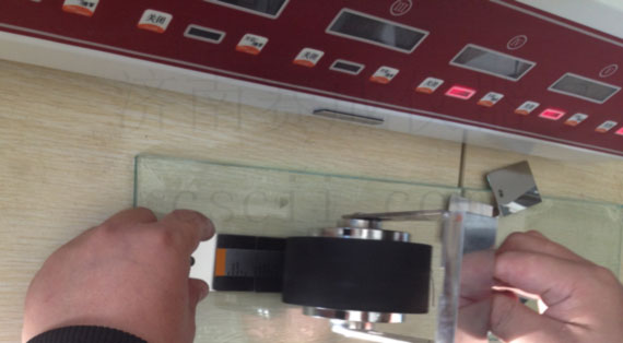 運用濟南賽成CZY-6S持粘性檢測儀,測試不干膠標(biāo)簽持粘性試驗 運用濟南賽成CZY-6S持粘性檢測儀,測試不干膠標(biāo)簽持粘性試驗